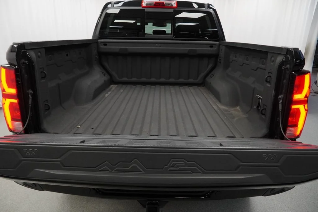 Used 2024 Black Chevrolet Z71 image 25