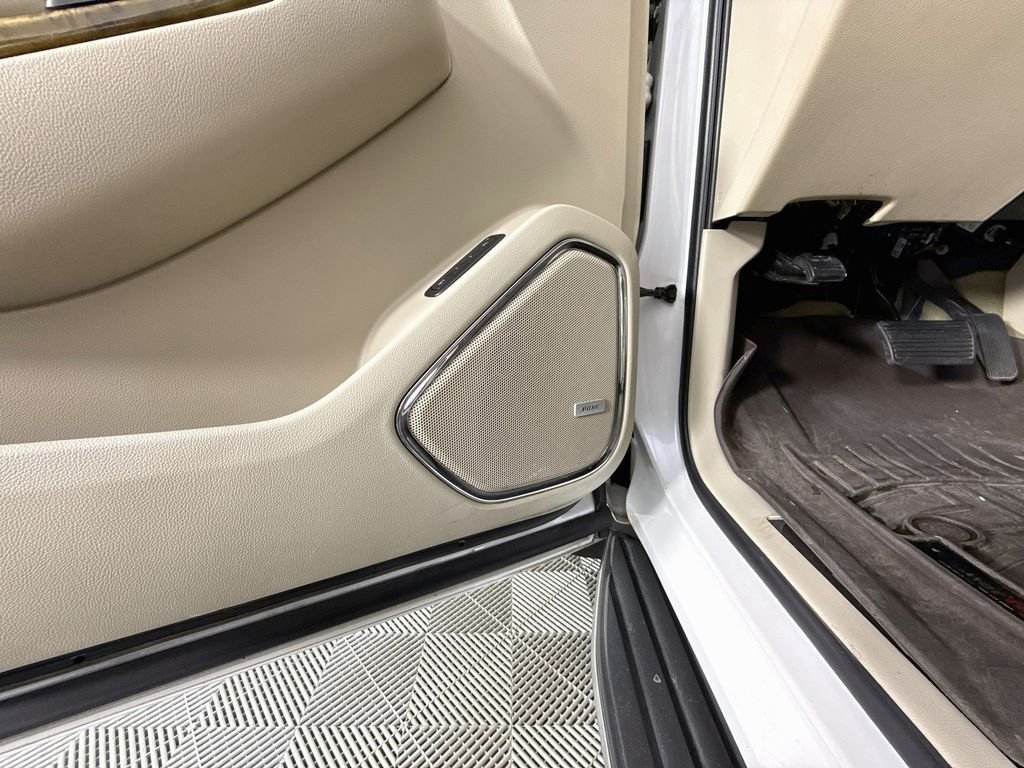 Used 2016 White GMC Denali image 20