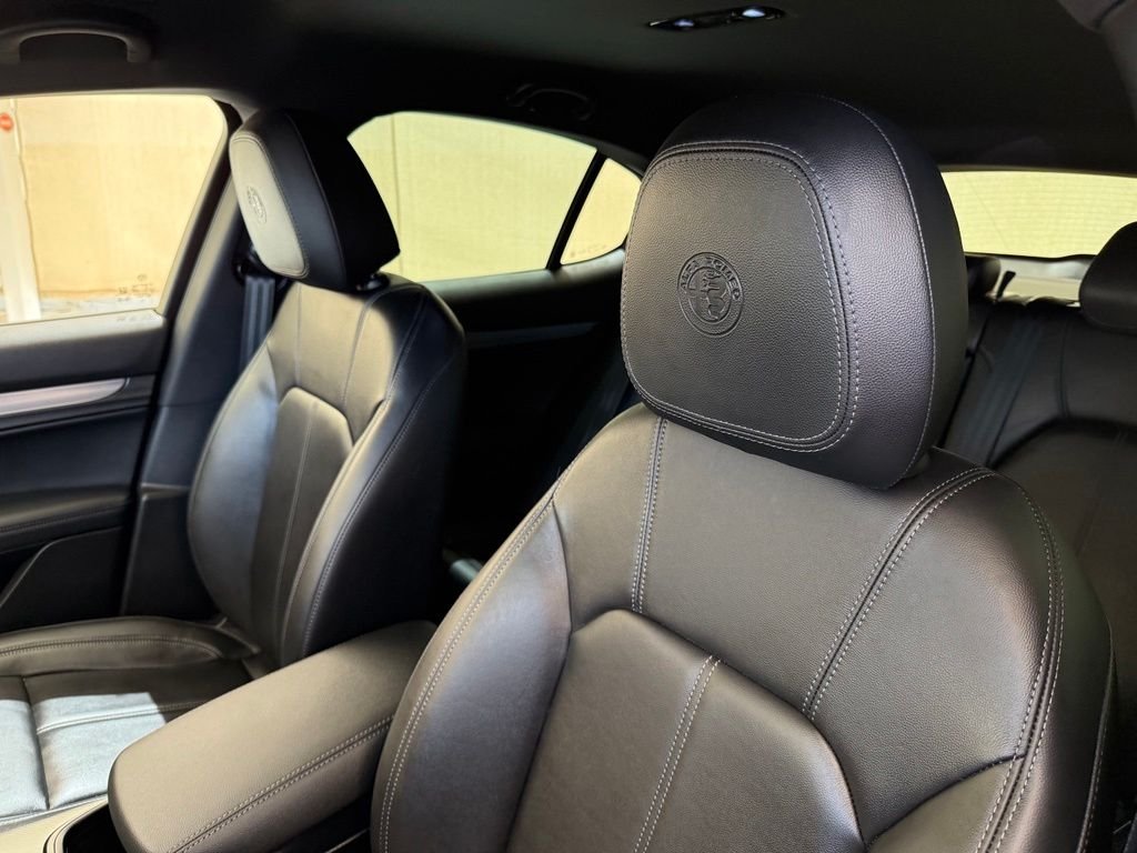 New 2026 Milano White Exterior Paint Alfa Romeo Base image 32