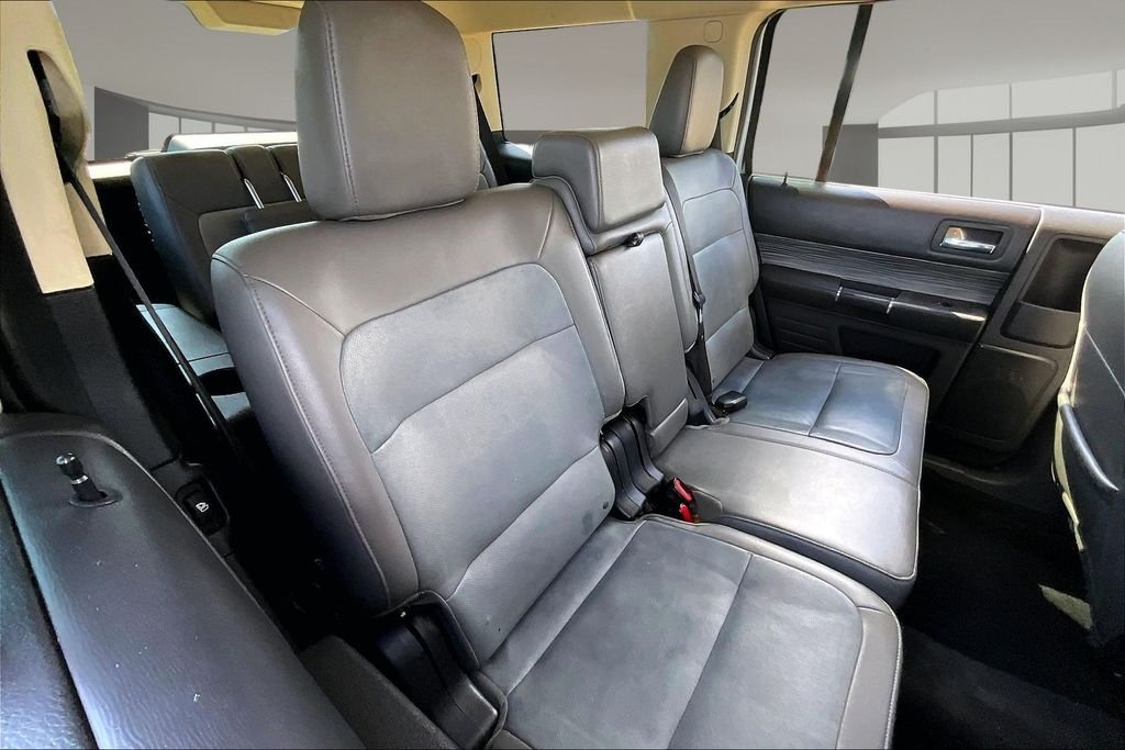 Used 2019 Silver Ford SEL image 28