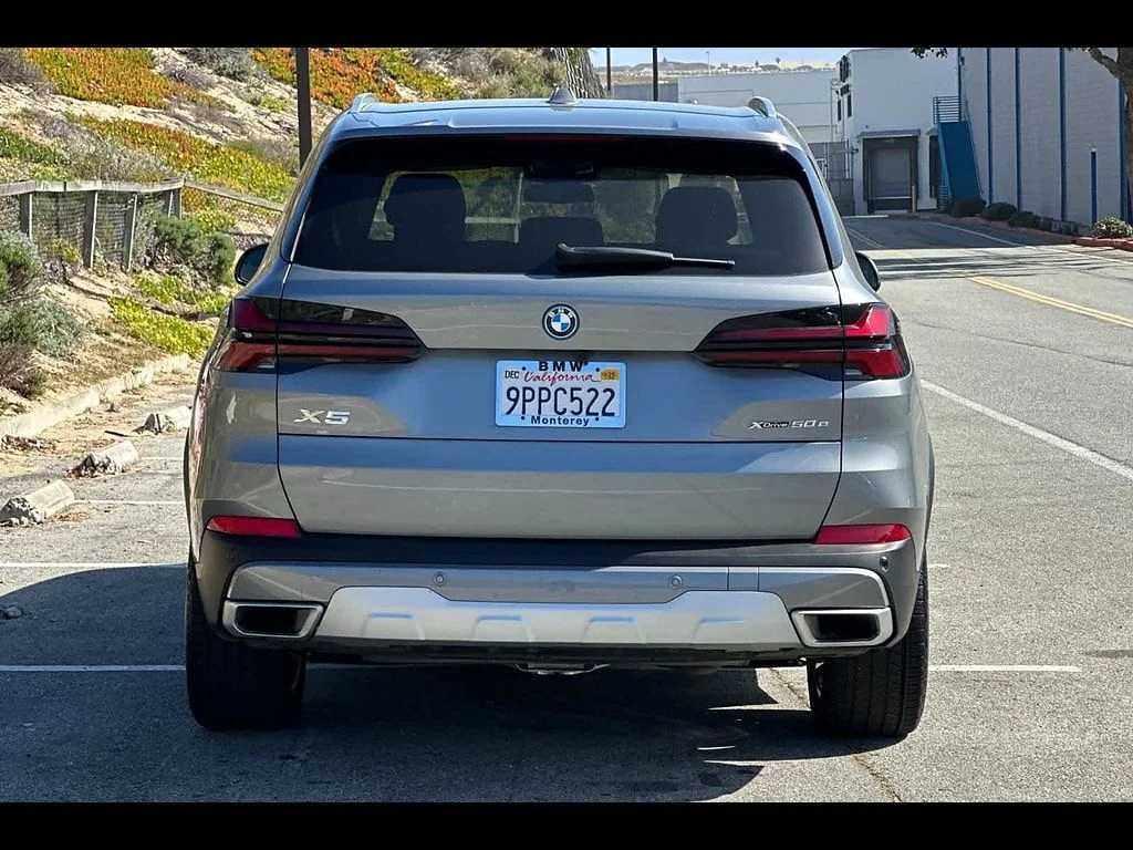 Used 2025 Gray BMW xDrive50e image 4