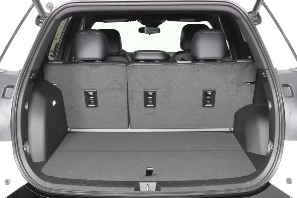 2026 GMC Terrain AT4 - Photo 7