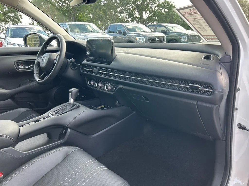 Used 2023 White Honda EX-L image 42