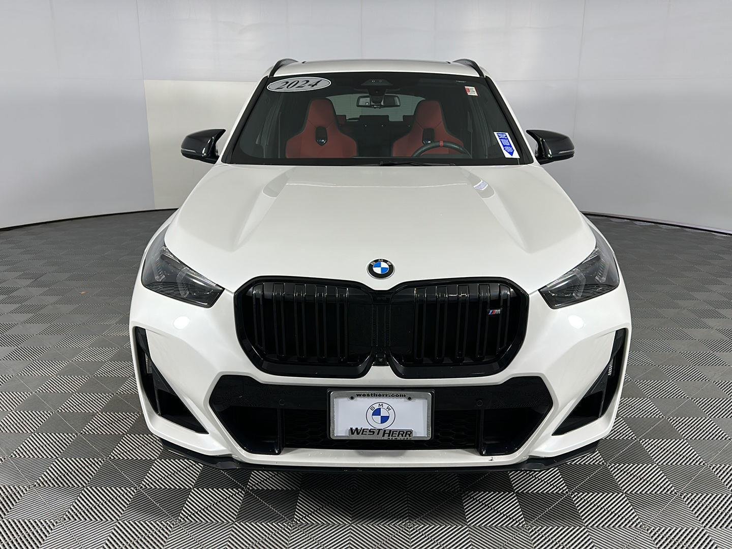 Used 2024 Mineral White Metallic BMW M35i image 3