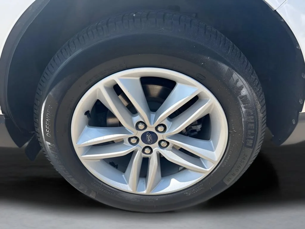 Used 2018  Ford SEL image 35