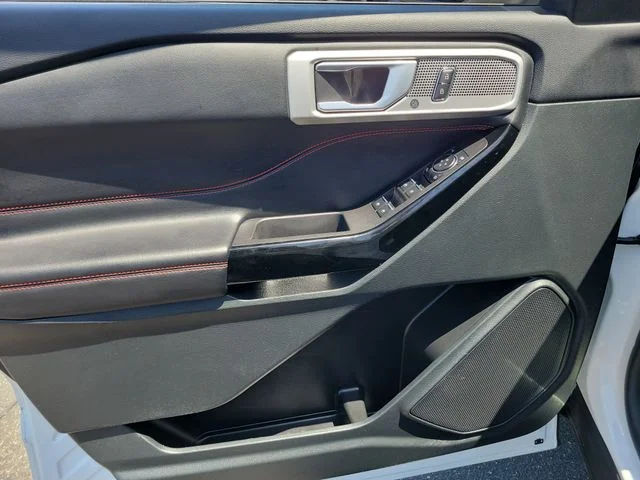 Used 2023 White Metallic Ford ST-Line image 18