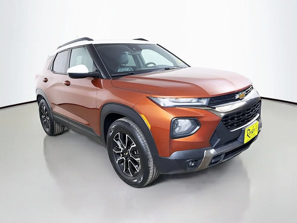Used 2021 Dark Copper Metallic Chevrolet ACTIV image 4