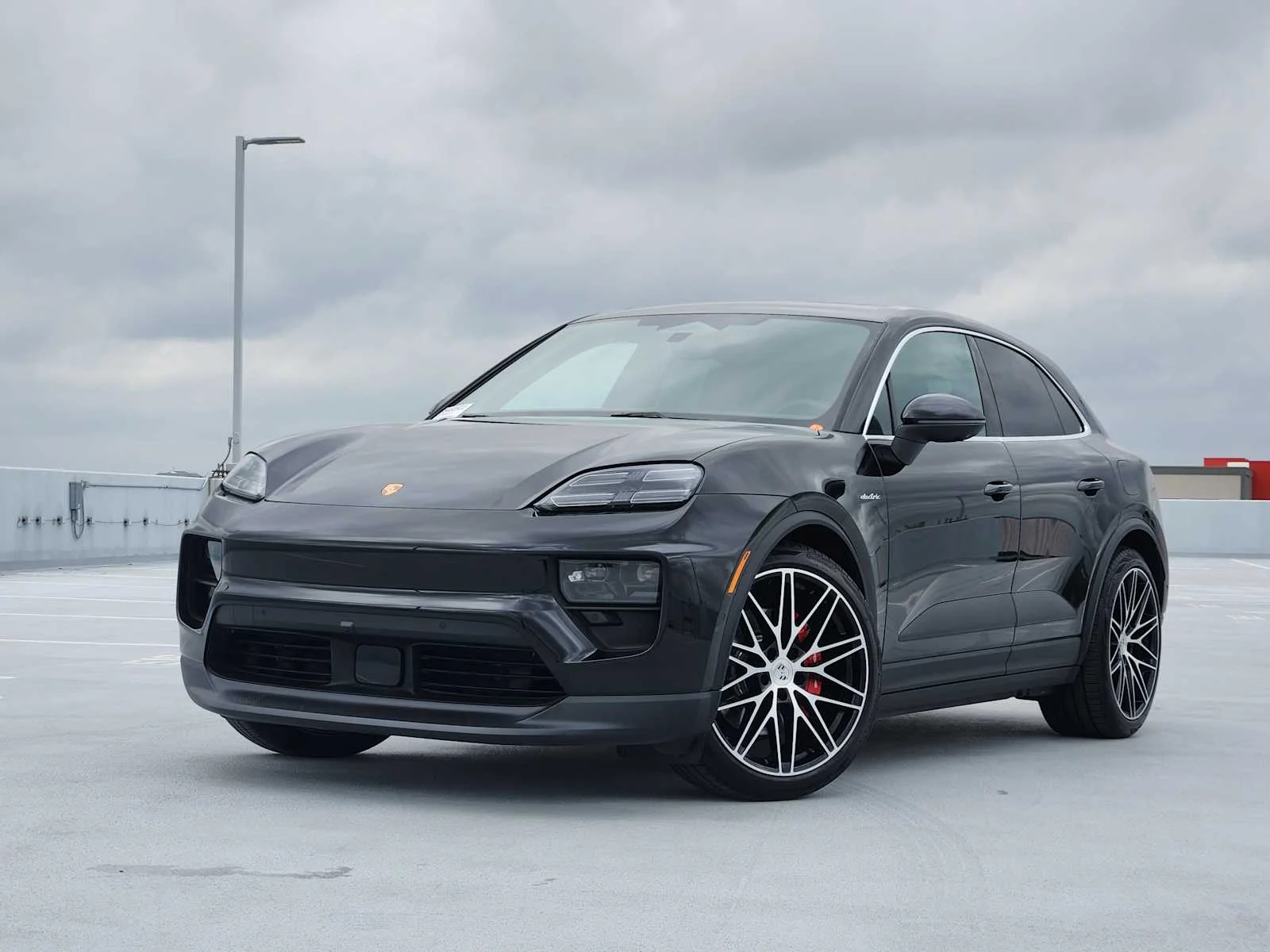 2025 Porsche Macan Macan 4S Electric's photo
