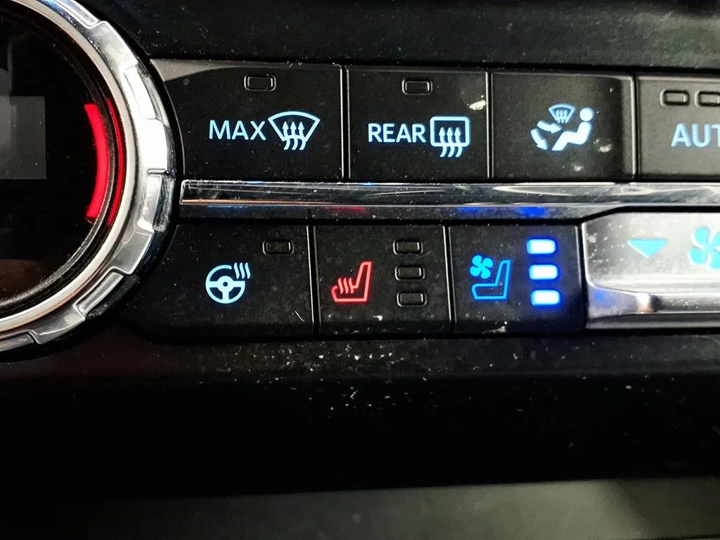 Used 2021 White Ford Lariat image 14
