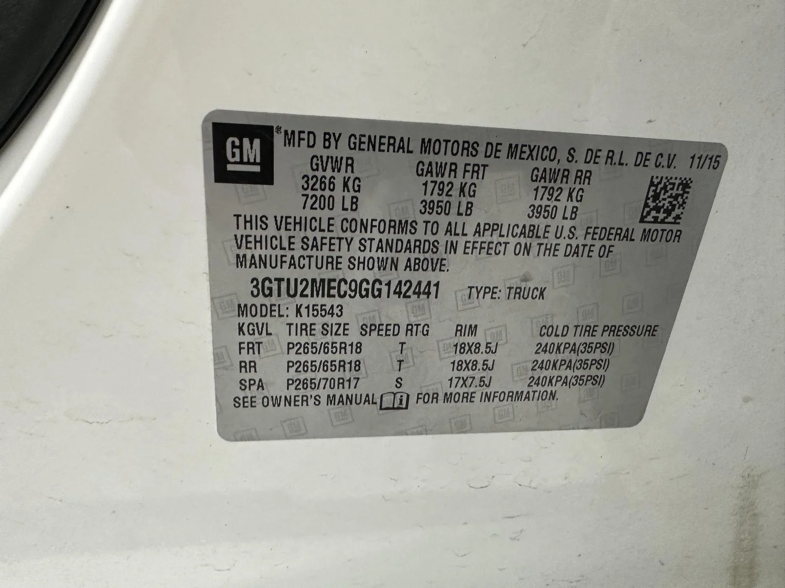 Used 2016 SUMMIT WHITE GMC SLE image 31