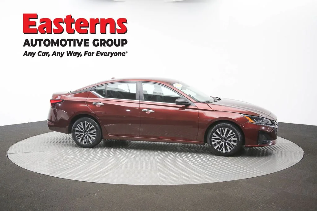 Used 2025 Red Nissan 2.5 SV image 42