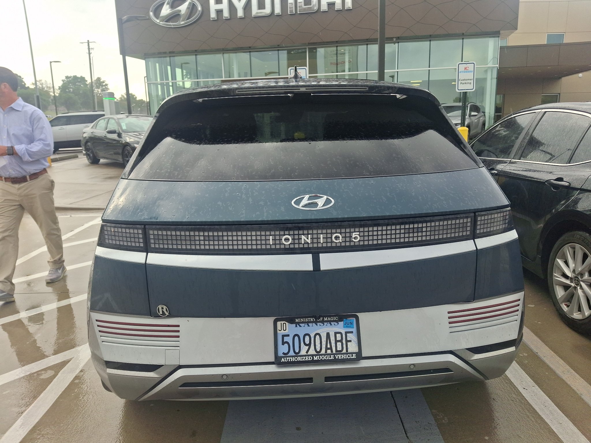 Used 2023 Digital Teal Hyundai Limited image 7