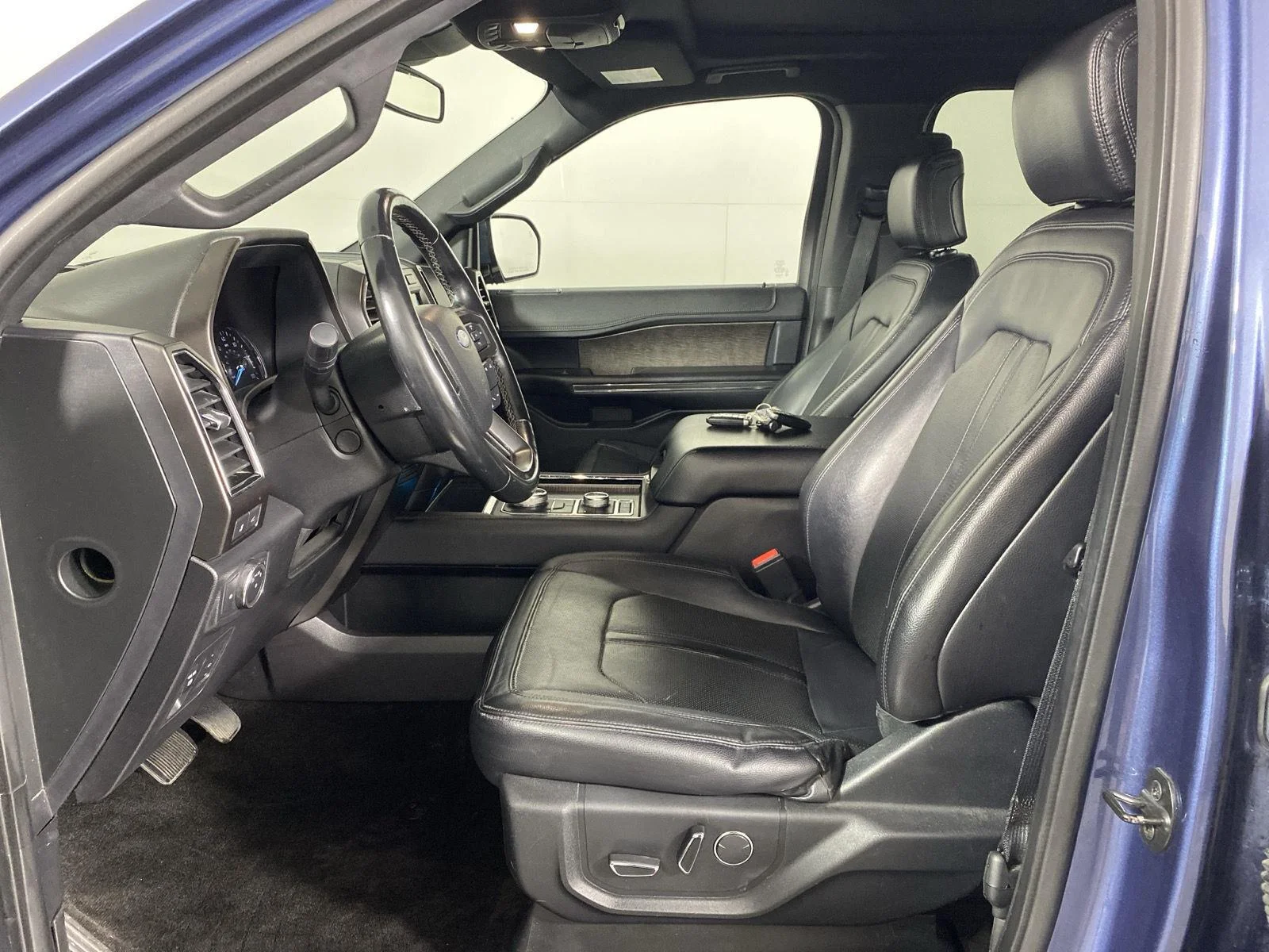Used 2018 Blue Ford Limited image 13