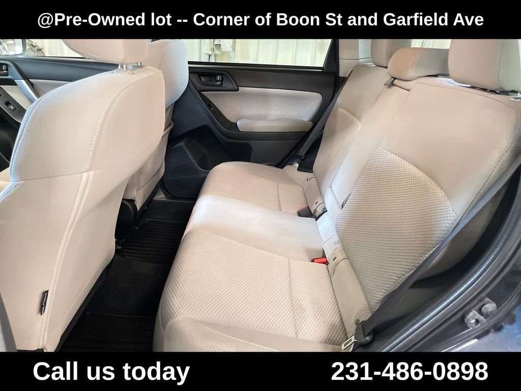 Used 2018 Gray Subaru 2.5i Premium image 27