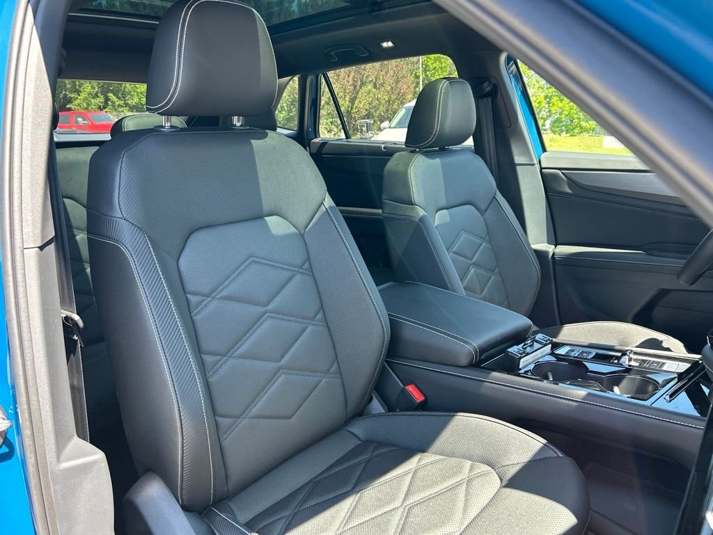 New 2026 Blue Volkswagen 2.0T SE w/Technology image 46