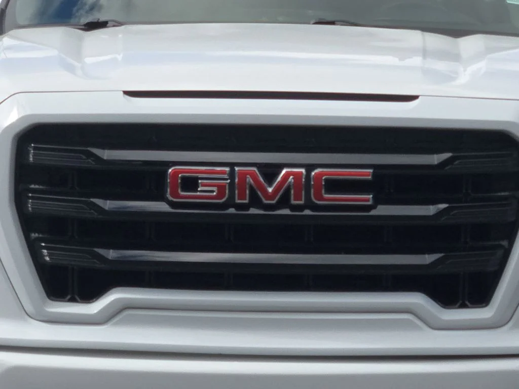 Used 2021 White GMC Elevation image 18