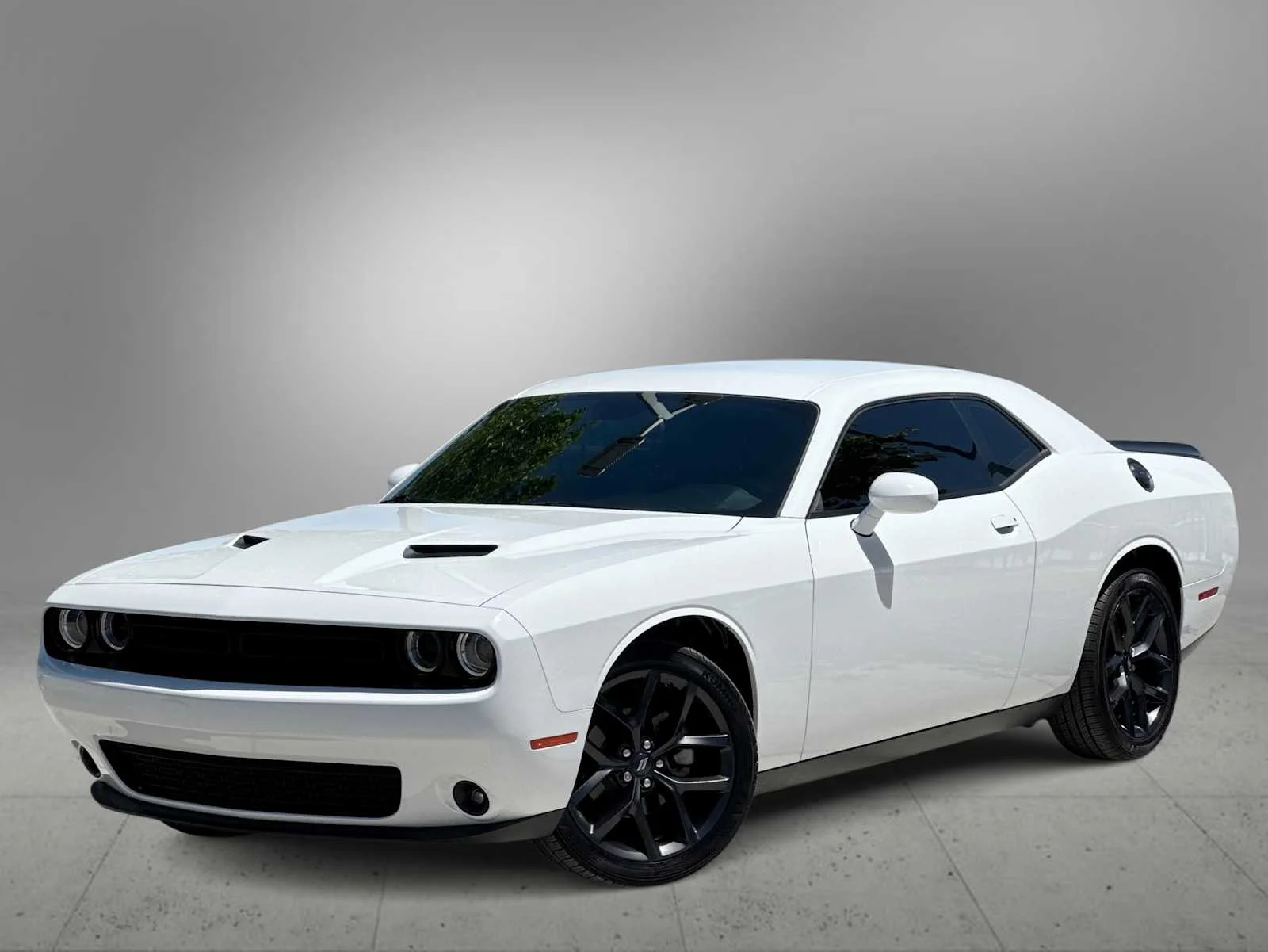 2022 Dodge Challenger SXT Auto's photo
