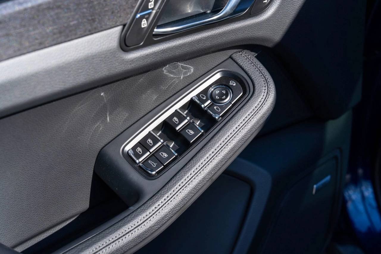 Used 2026  Porsche  image 21