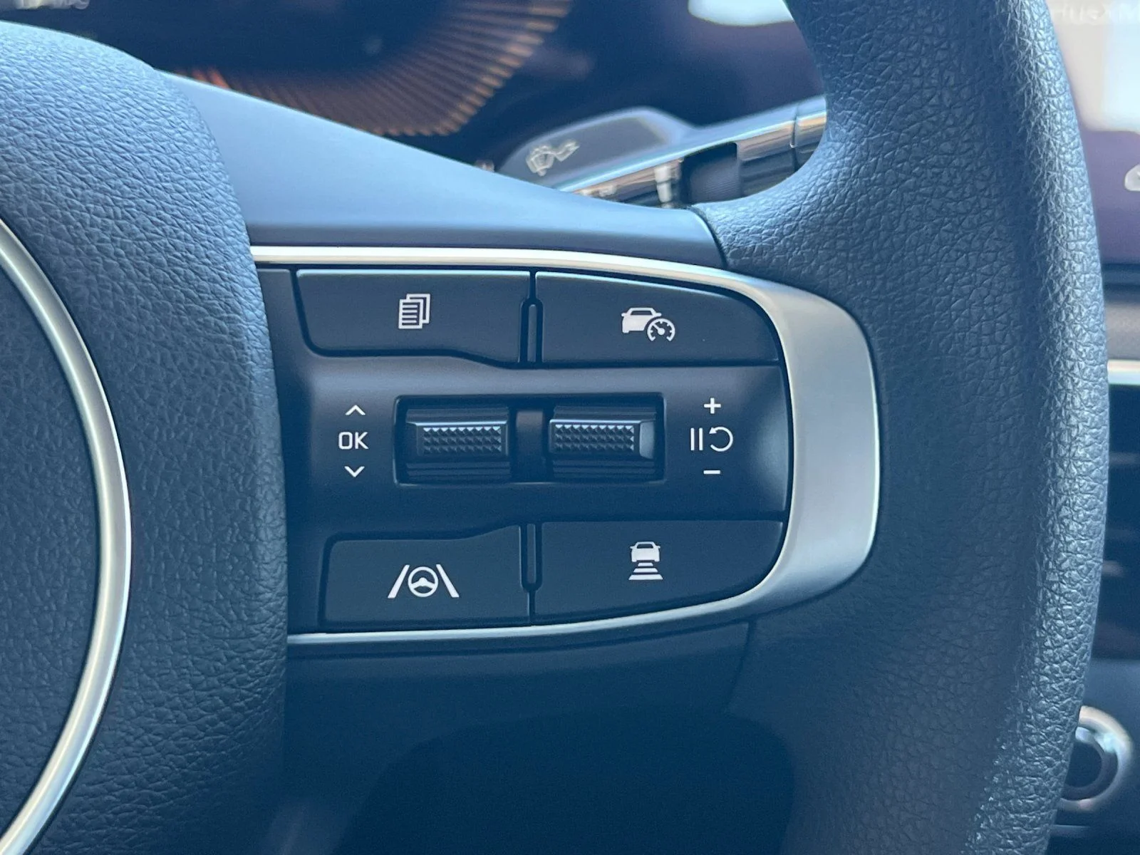 New 2026 White Kia LXS image 25