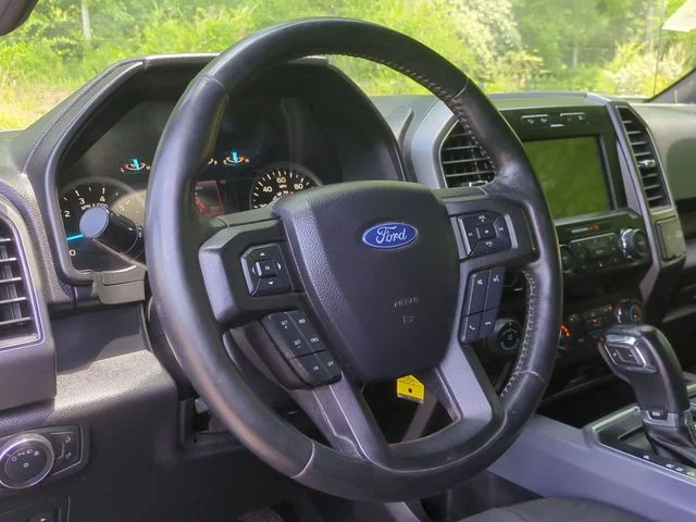 Used 2020 Blue Ford XLT image 31