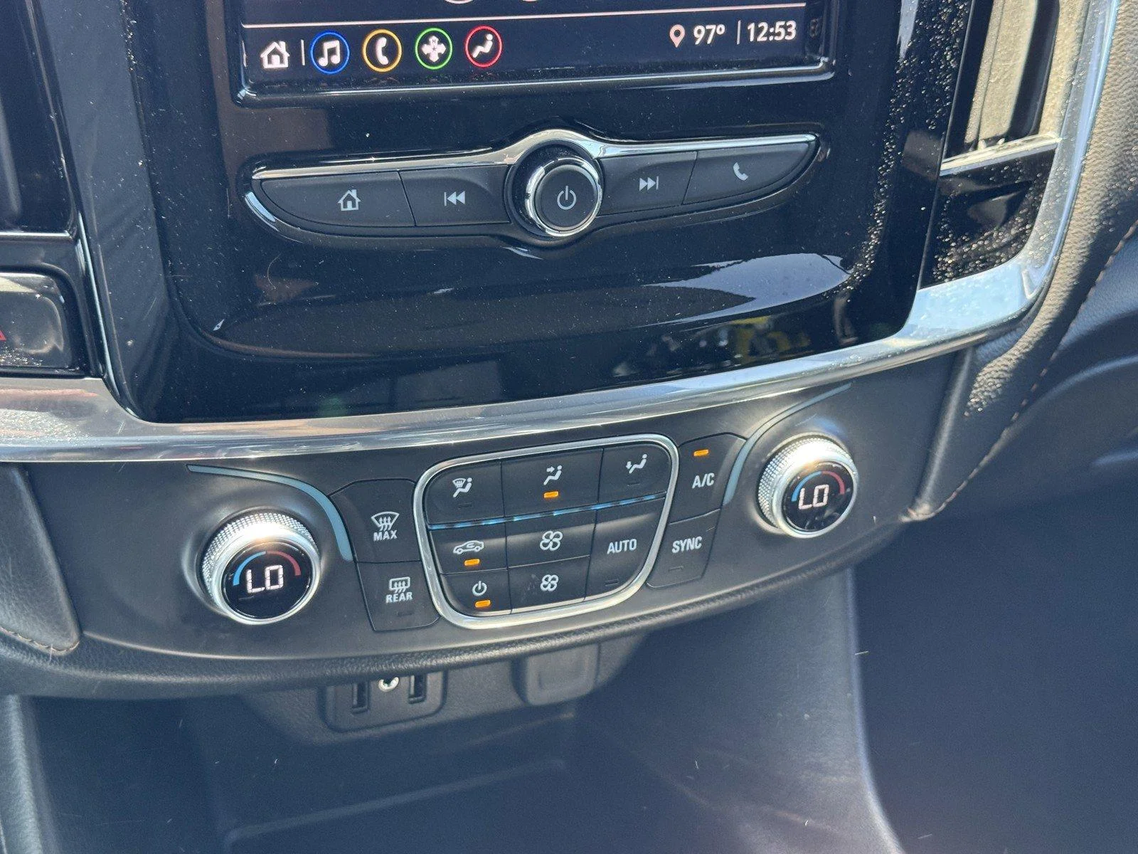 Used 2020 Mosaic Black Metallic Chevrolet LT Cloth image 19
