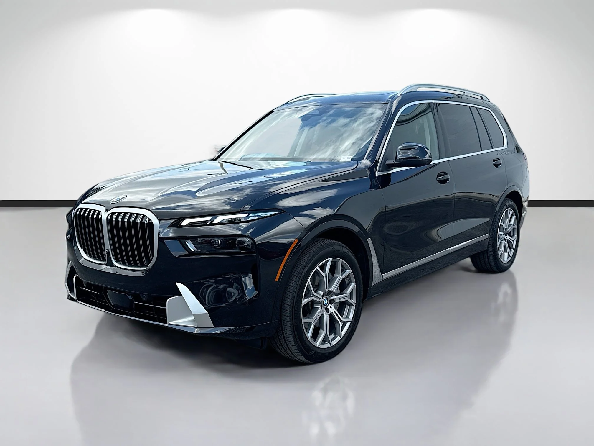 Used 2026 Black Sapphire Metallic BMW xDrive40i image 7