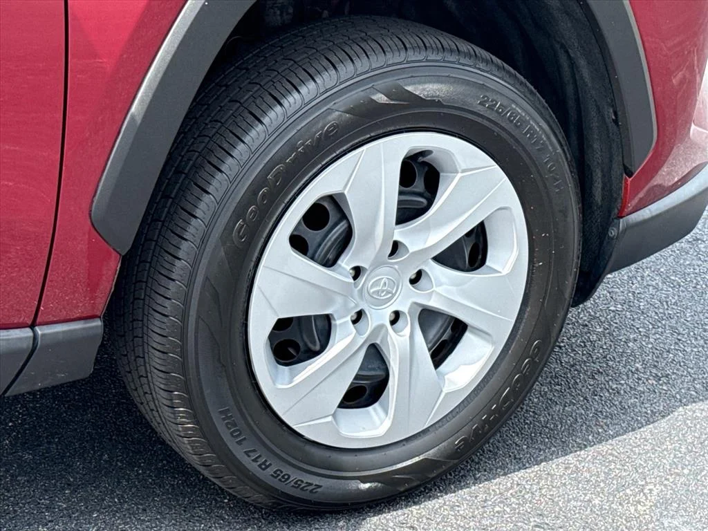 Certified Used 2021 Pearl Toyota LE image 9