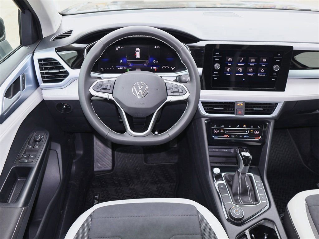 New 2026 Black Volkswagen 1.5T SE image 15