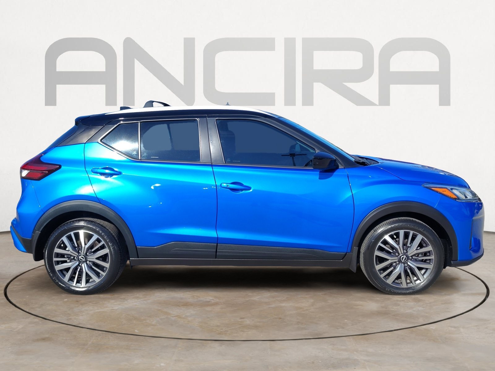 Certified Used 2024 Electric Blue Metallic/Super Black Nissan SV image 13