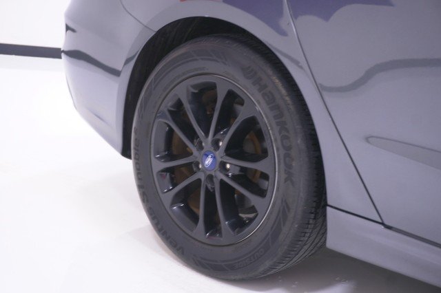 Used 2020 GREY Ford SE image 6