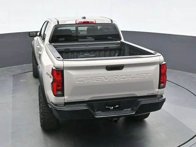 2026 Chevrolet Colorado ZR2 - Photo 10