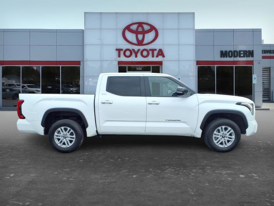 Used 2025 Ice Cap Toyota SR5 image 7