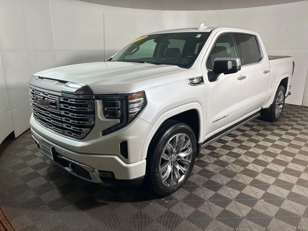 Used 2023 White Frost GMC Denali image 16