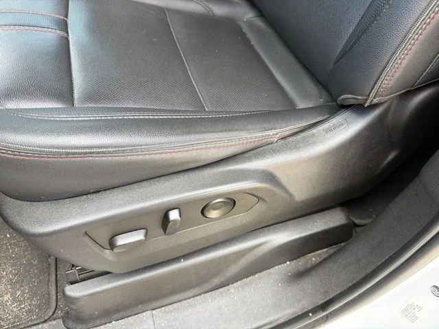 Used 2022 White Chevrolet RST image 9