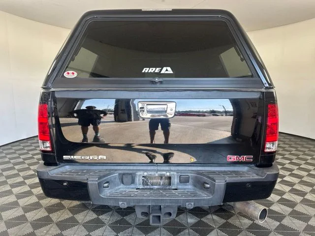 Used 2014 Onyx Black GMC Denali image 21