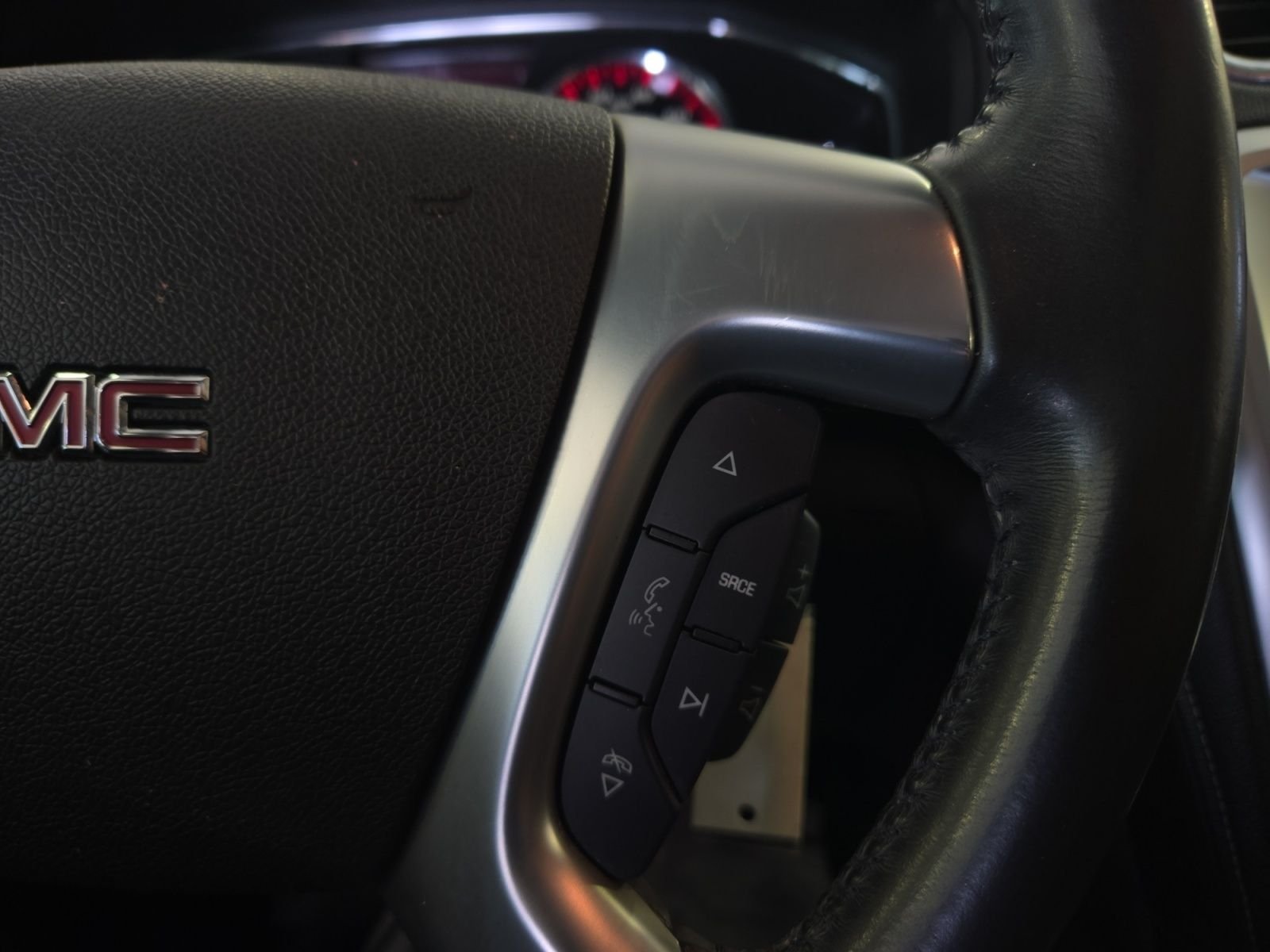 Used 2016 Silver GMC SLE-2 image 20