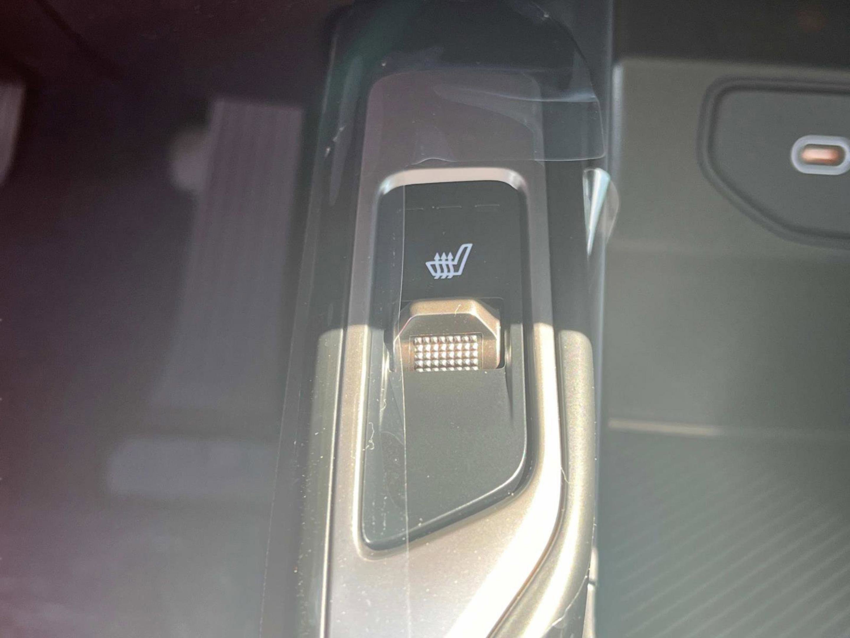 2025 Kia Sorento EX - Photo 31