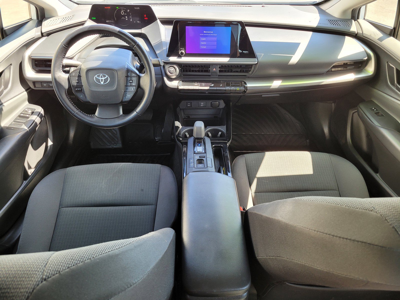 Used 2023 White Toyota  image 14