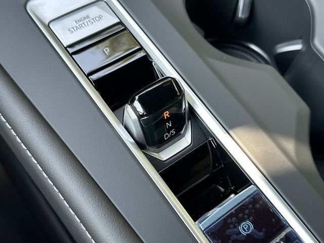 New 2026 Opal White Pearl Volkswagen 2.0T SE image 30