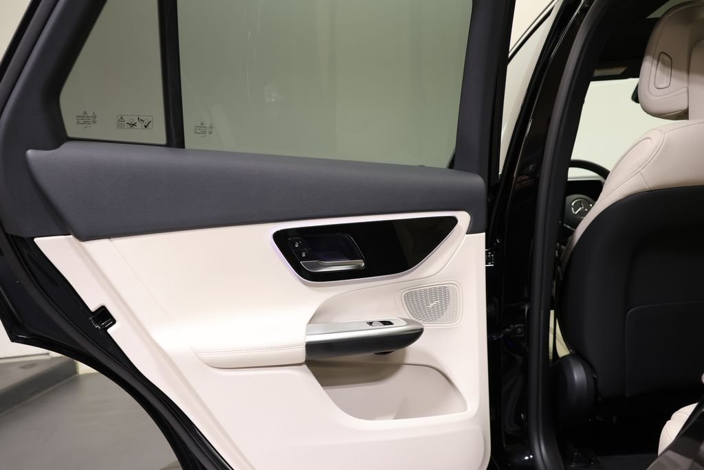 New 2026 Black Mercedes-Benz GLC 300 image 38