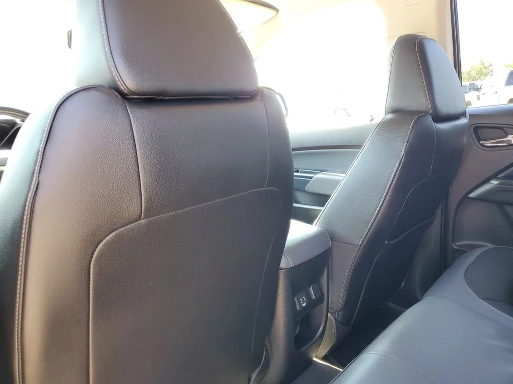 Used 2019 Gray Chevrolet Z71 image 33