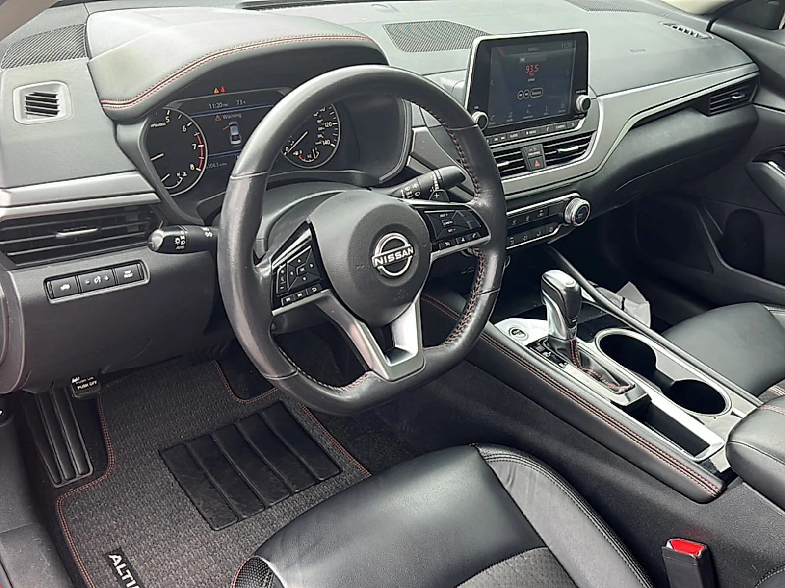 Used 2024  Nissan SR FWD image 7