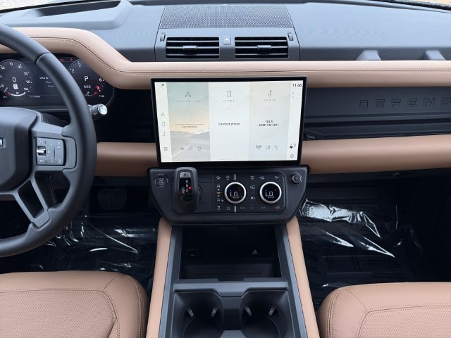 New 2026 Woolstone Green Land Rover X-Dynamic SE image 15