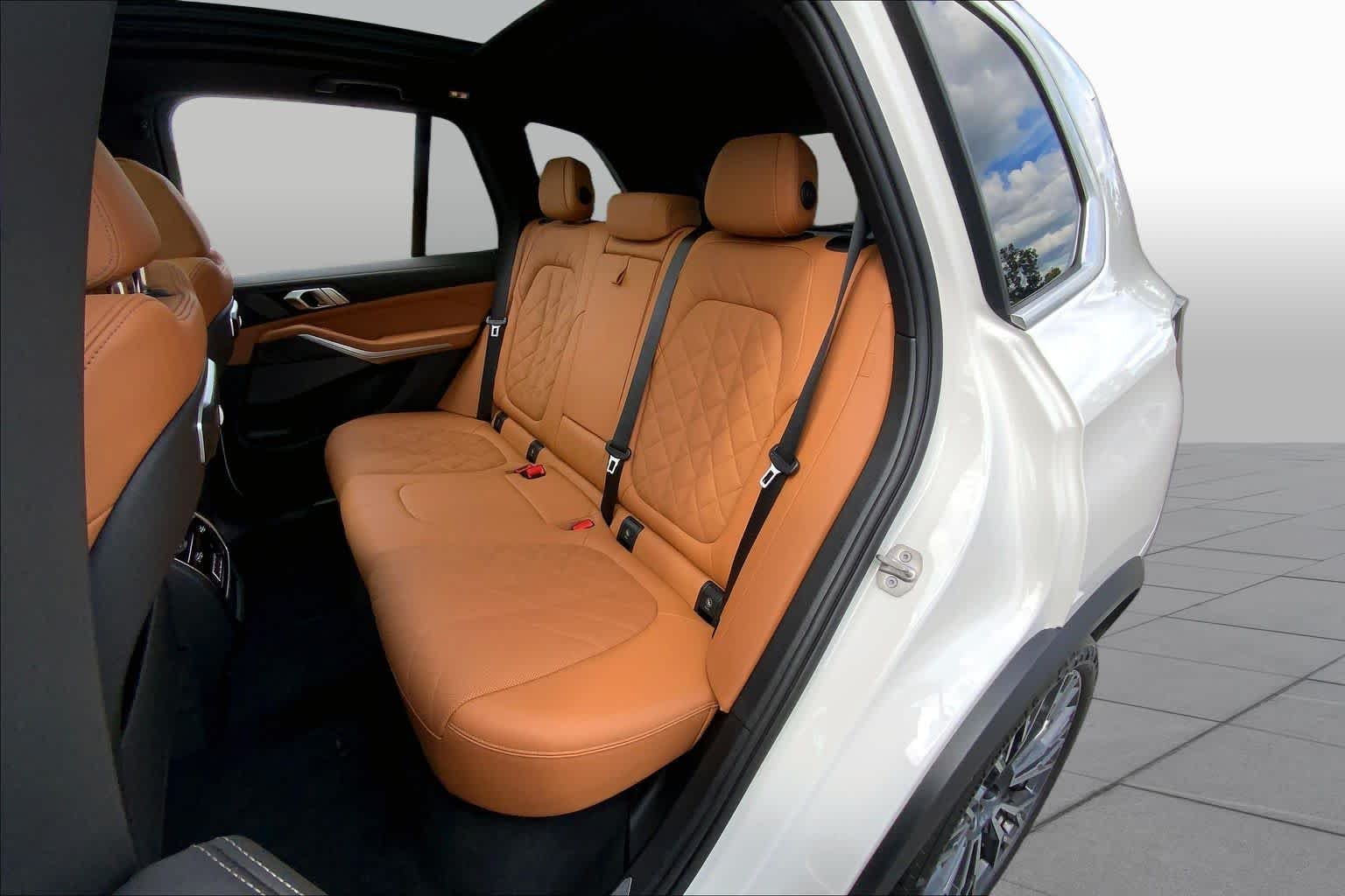 Certified Used 2024 Alpine White BMW xDrive40i image 20