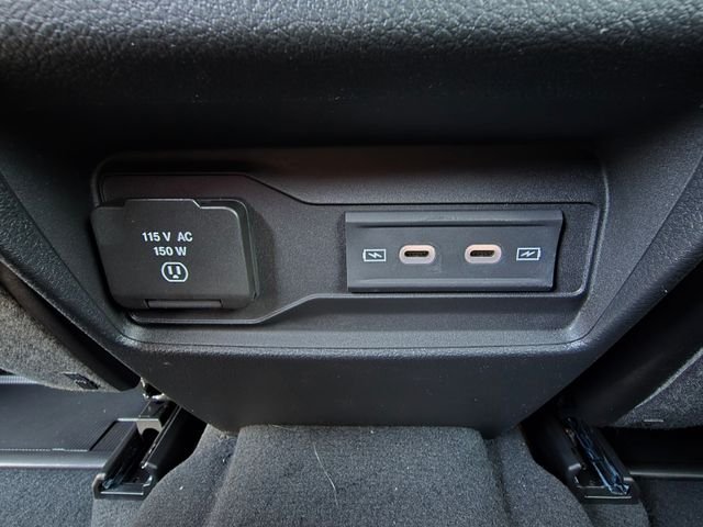 New 2026 Diamond Black Crystal Pearlcoat Jeep Altitude image 27