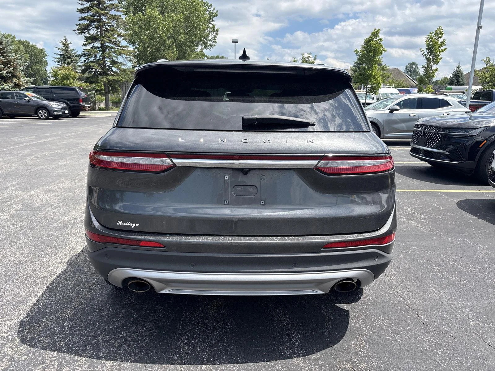 Used 2020 Magnetic Gray Lincoln Standard image 18