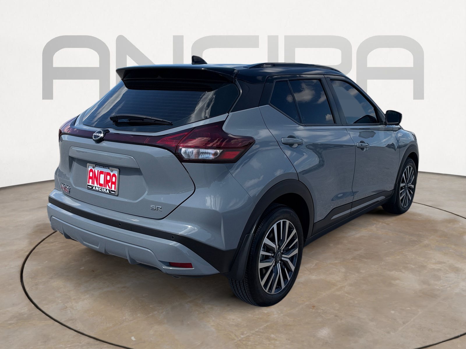 Used 2023 Gray/Super Black Nissan SR image 11