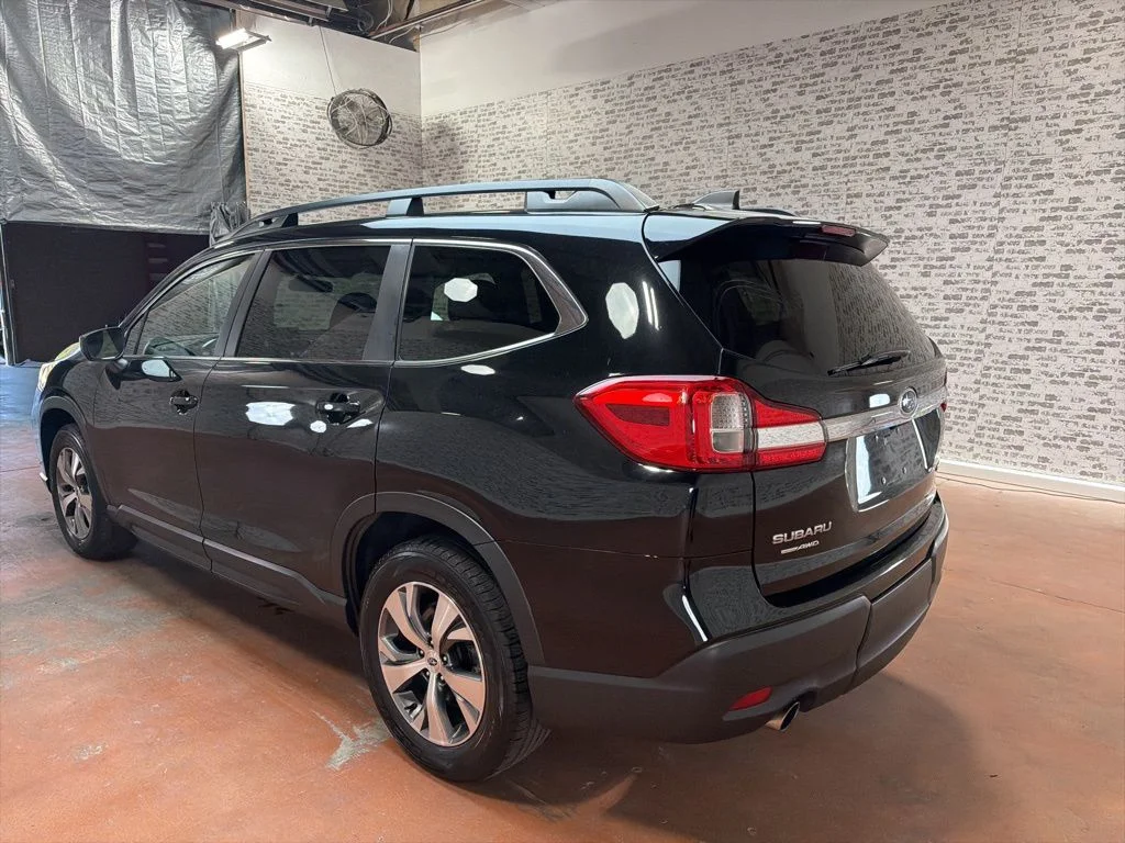 Used 2022 Black Subaru Premium image 5