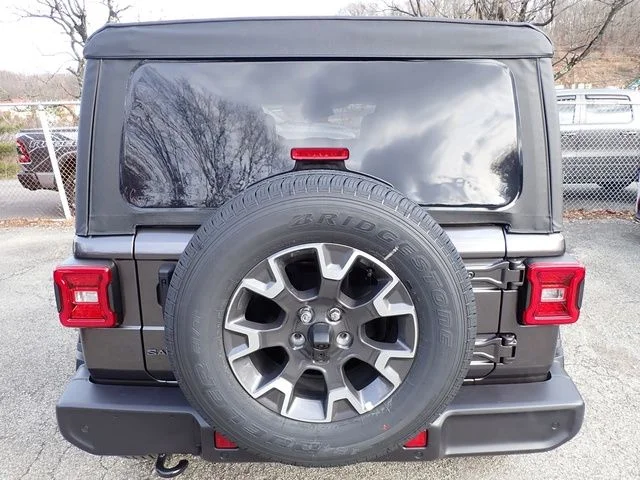 New 2026 Gray Jeep Sahara image 4