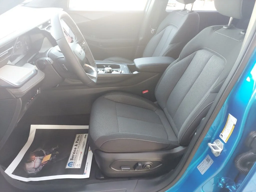 New 2026 Hydro Blue Pearl-Coat Exterior Paint Jeep Laredo image 17